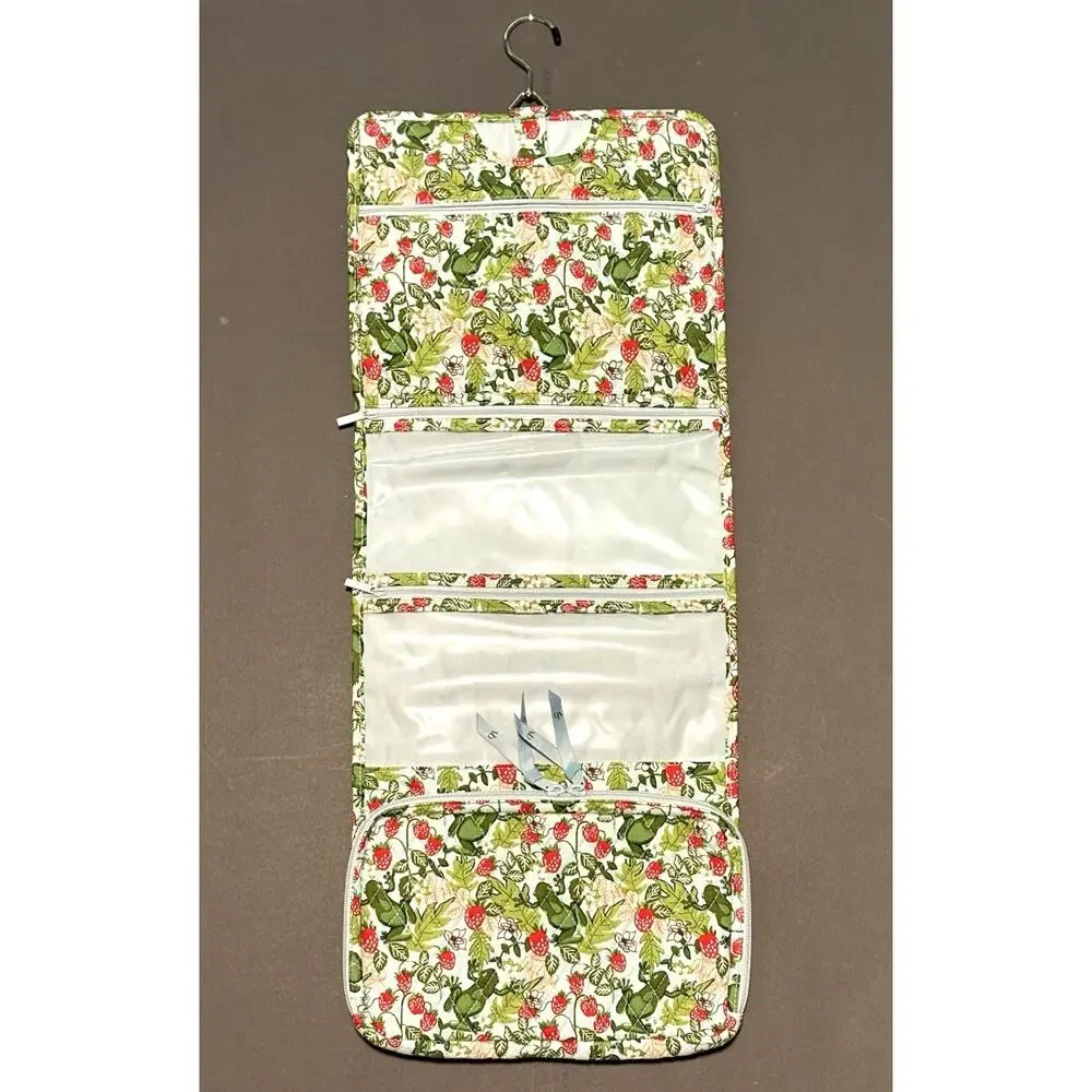 Vera Bradley Frogberry Hanging Travel Organizer Toiletries Makeup Bag Frogs
